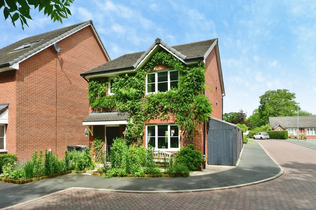 Daniel Wells Close, Alsager, Stoke-on-Trent, Cheshire, ST7, photo 13