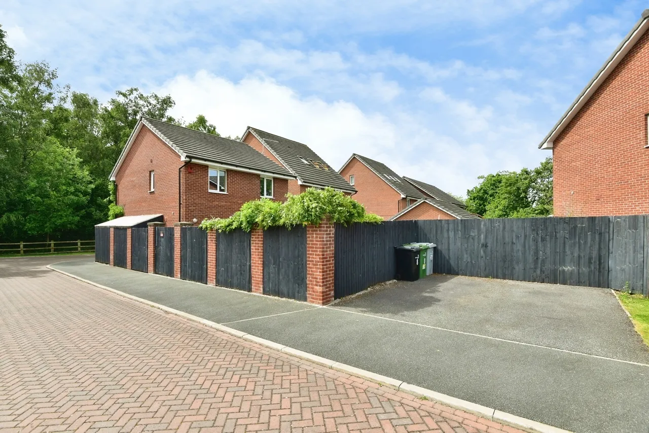 Daniel Wells Close, Alsager, Stoke-on-Trent, Cheshire, ST7, photo 15