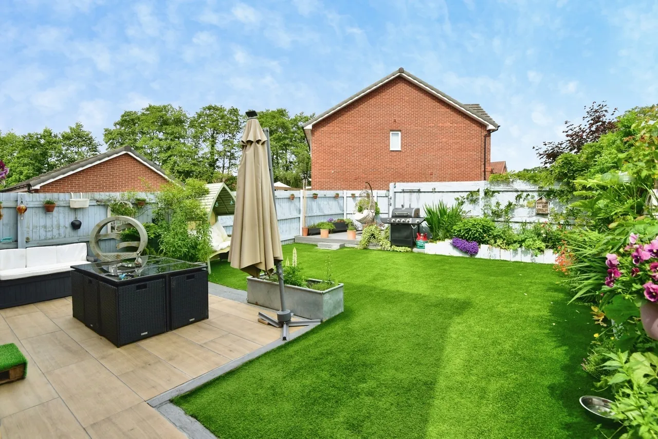 Daniel Wells Close, Alsager, Stoke-on-Trent, Cheshire, ST7, photo 25