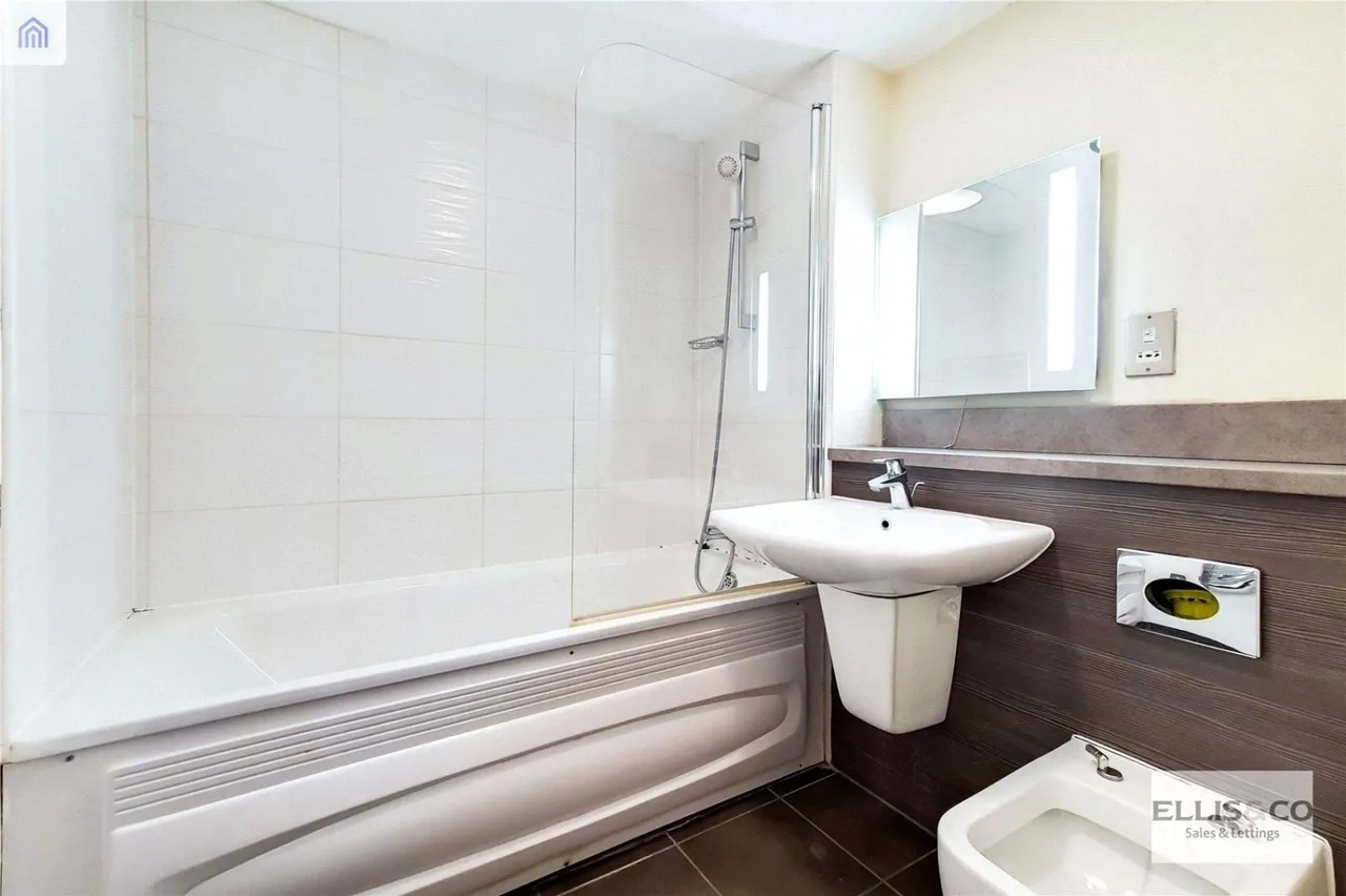 The Green, Southall, UB2, photo 15