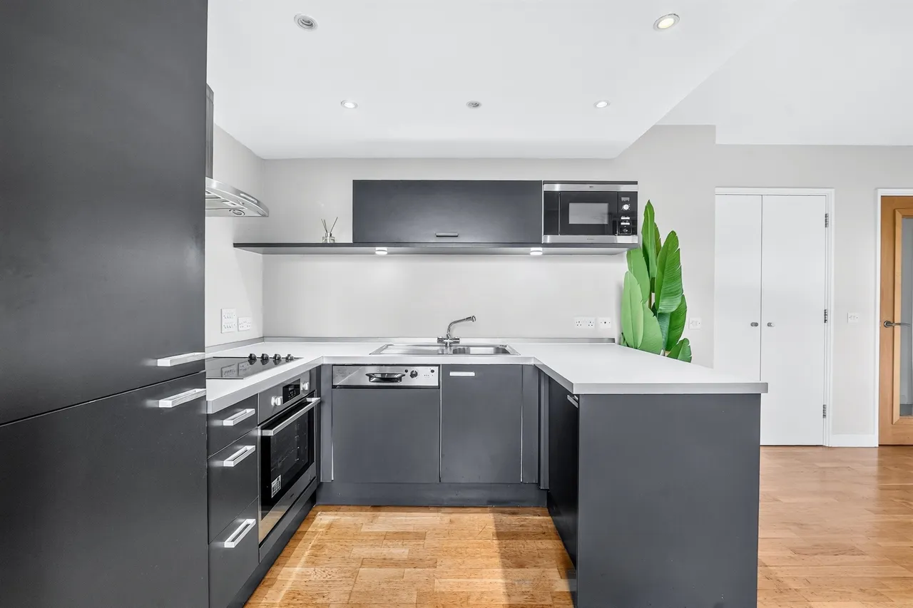 Scott Avenue, London, SW15, photo 3