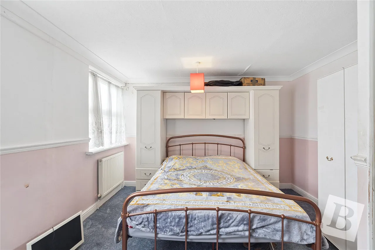 Lucerne Way, Harold Hill, RM3, photo 4
