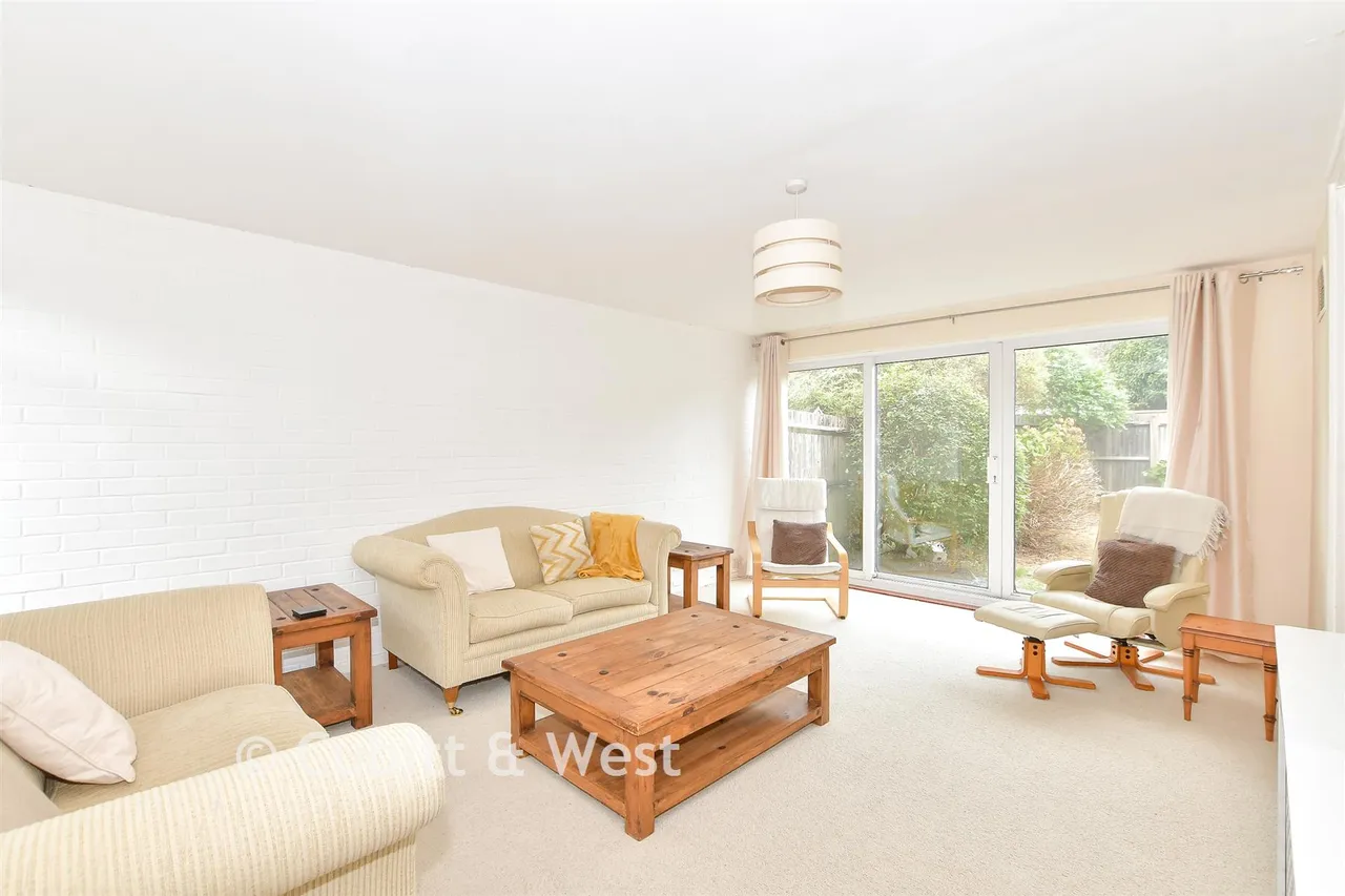 Forestfield, Crawley, RH10, photo 3