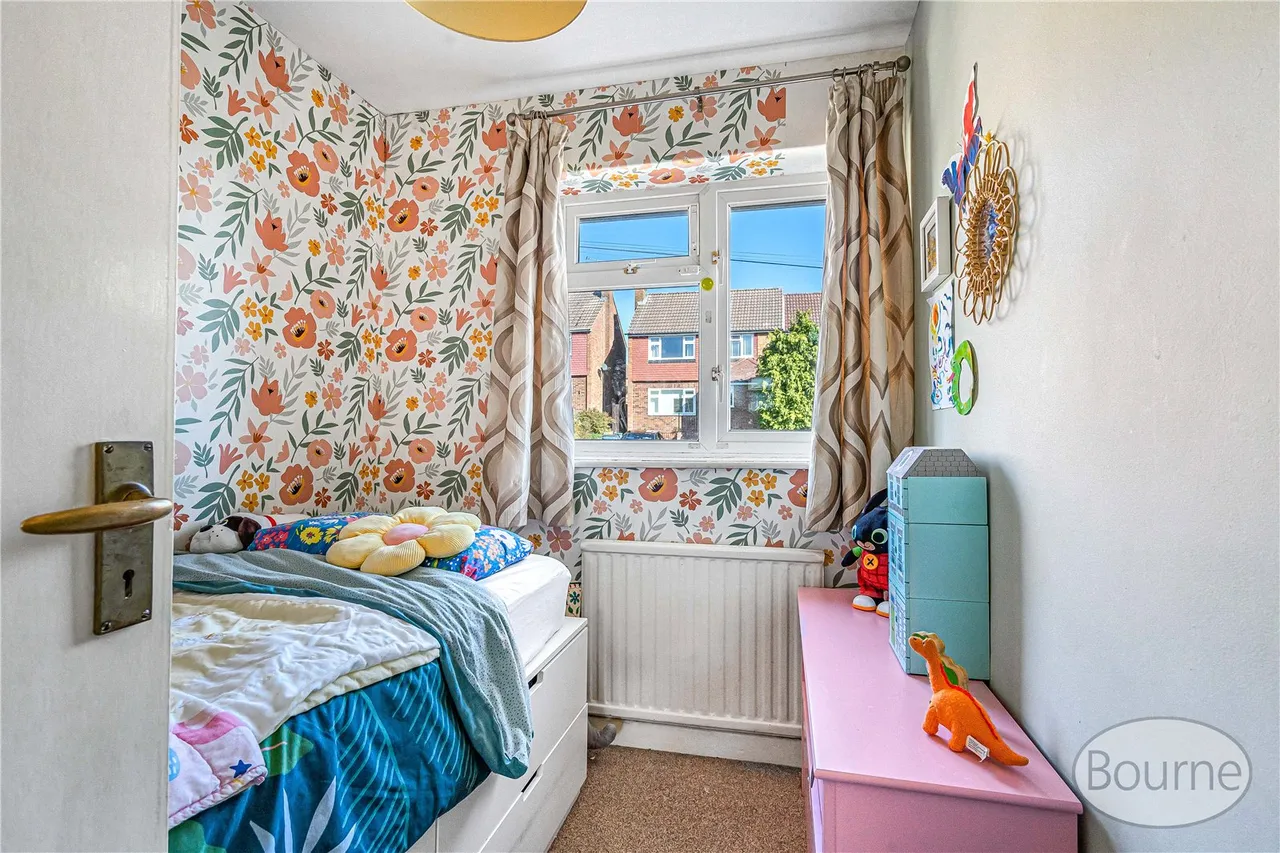 Hermitage Woods Crescent, St. Johns, GU21, photo 11