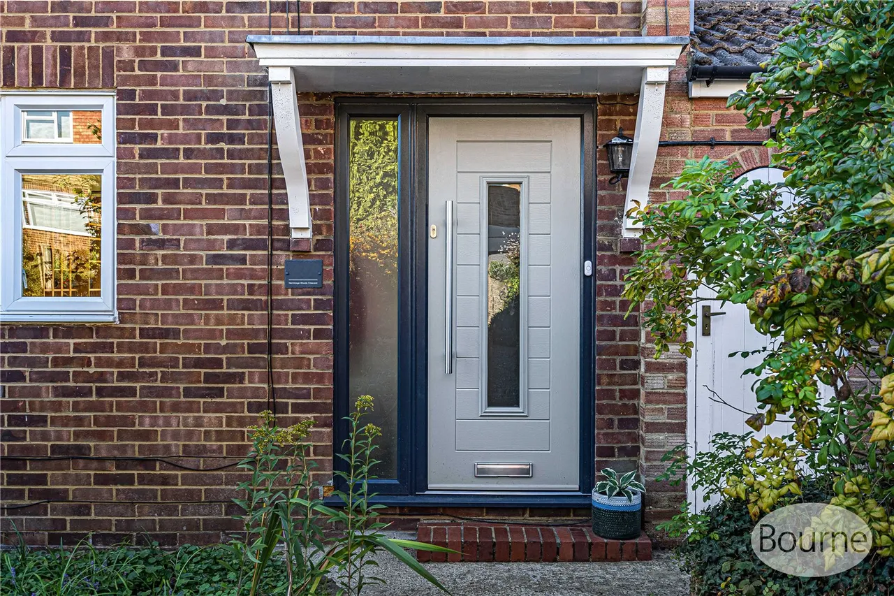 Hermitage Woods Crescent, St. Johns, GU21, photo 19
