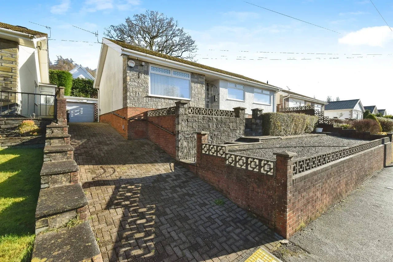 3 bed house for sale, Lakeside Gardens, Merthyr Tydfil, CF48