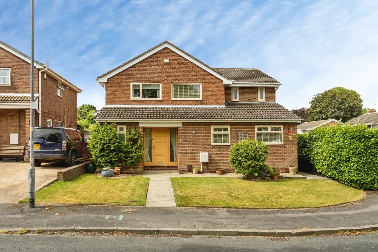 4 bed house for sale — Stopford Garth, Wakefield
