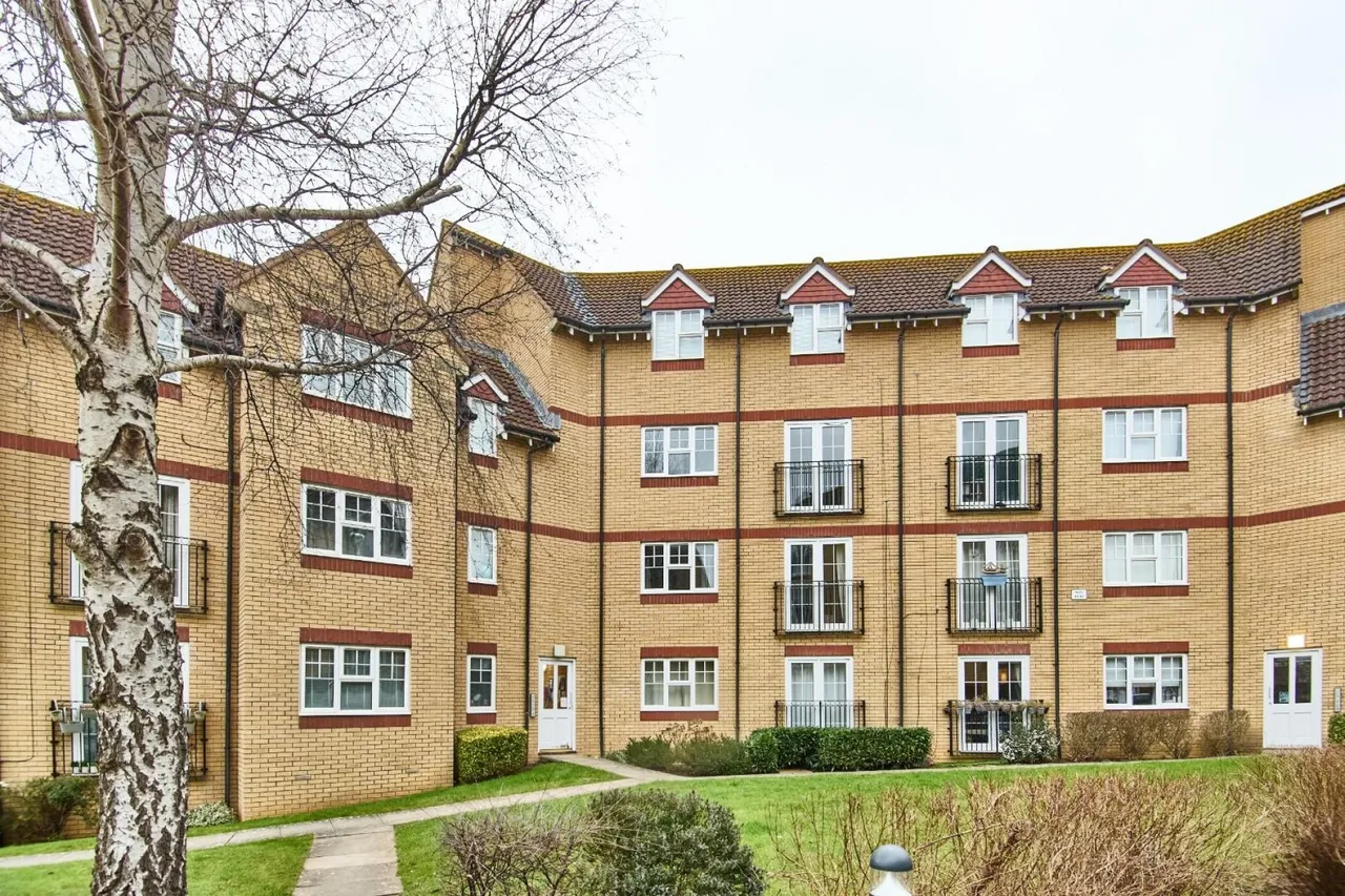 2 bed flat for sale — Arthurs Close, Emersons Green, Bristol, BS16 7JB