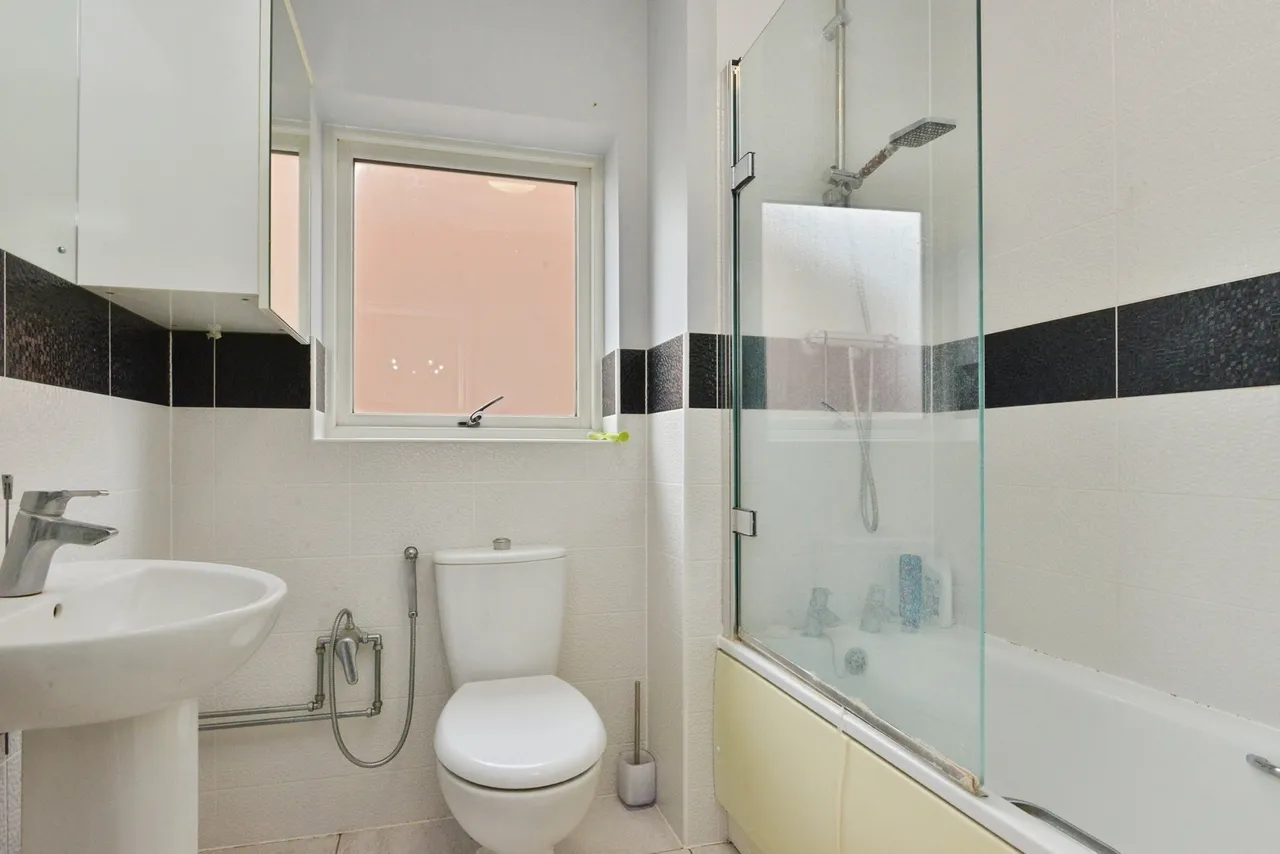 Southwold Crescent, Broughton, MK10, photo 15