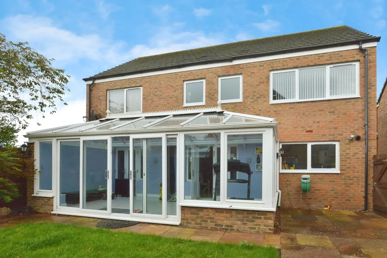 Southwold Crescent, Broughton, MK10, photo 12