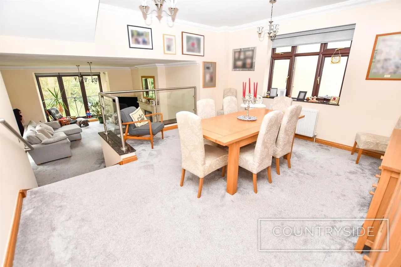 Badger Hall Avenue, Thundersley, photo 6