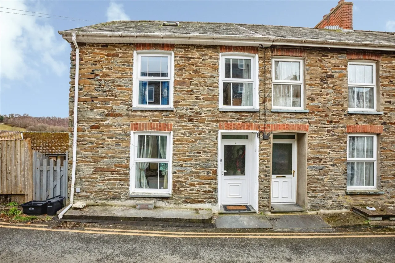 3 bed house for sale, Charles Street, Llandysul, SA44