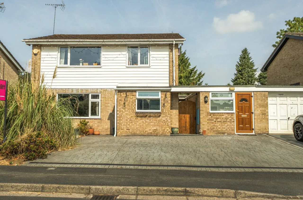 Goodwood Close, Burghfield Common, Reading, Berkshire, RG7 3EZ, photo 2