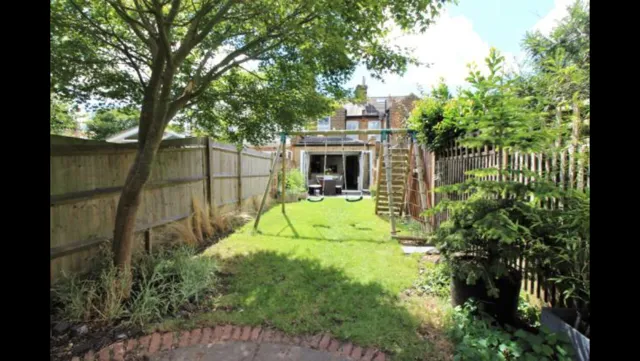 Spring Gardens, West Molesey, KT8, photo 8