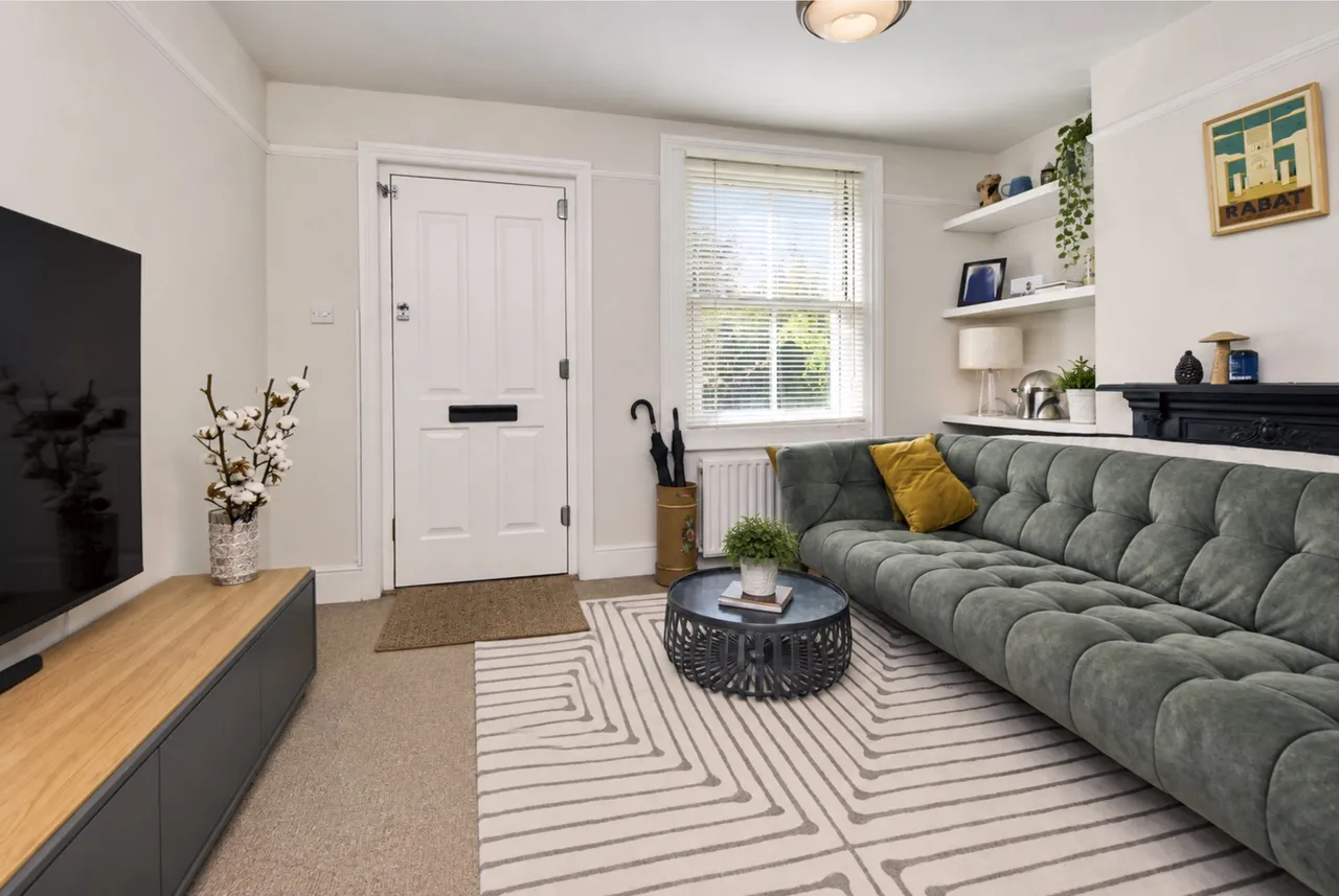 Spring Gardens, West Molesey, KT8, photo 3