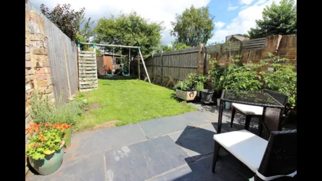 Spring Gardens, West Molesey, KT8, photo 9