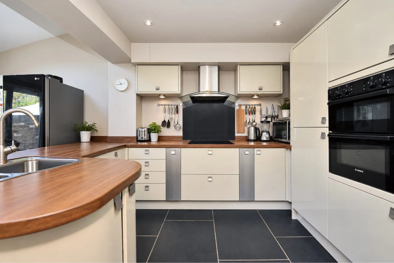 Spring Gardens, West Molesey, KT8, photo 4