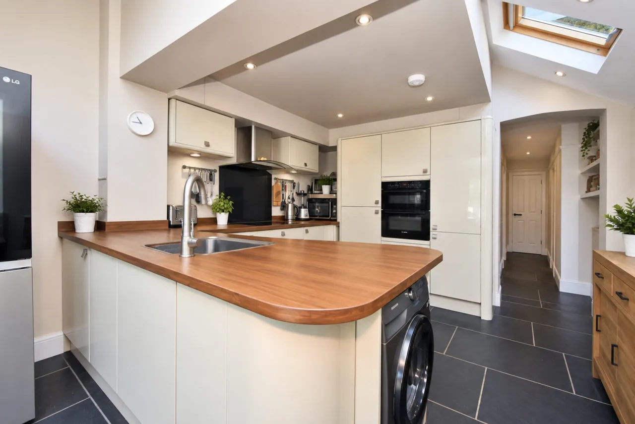 Spring Gardens, West Molesey, KT8, photo 5
