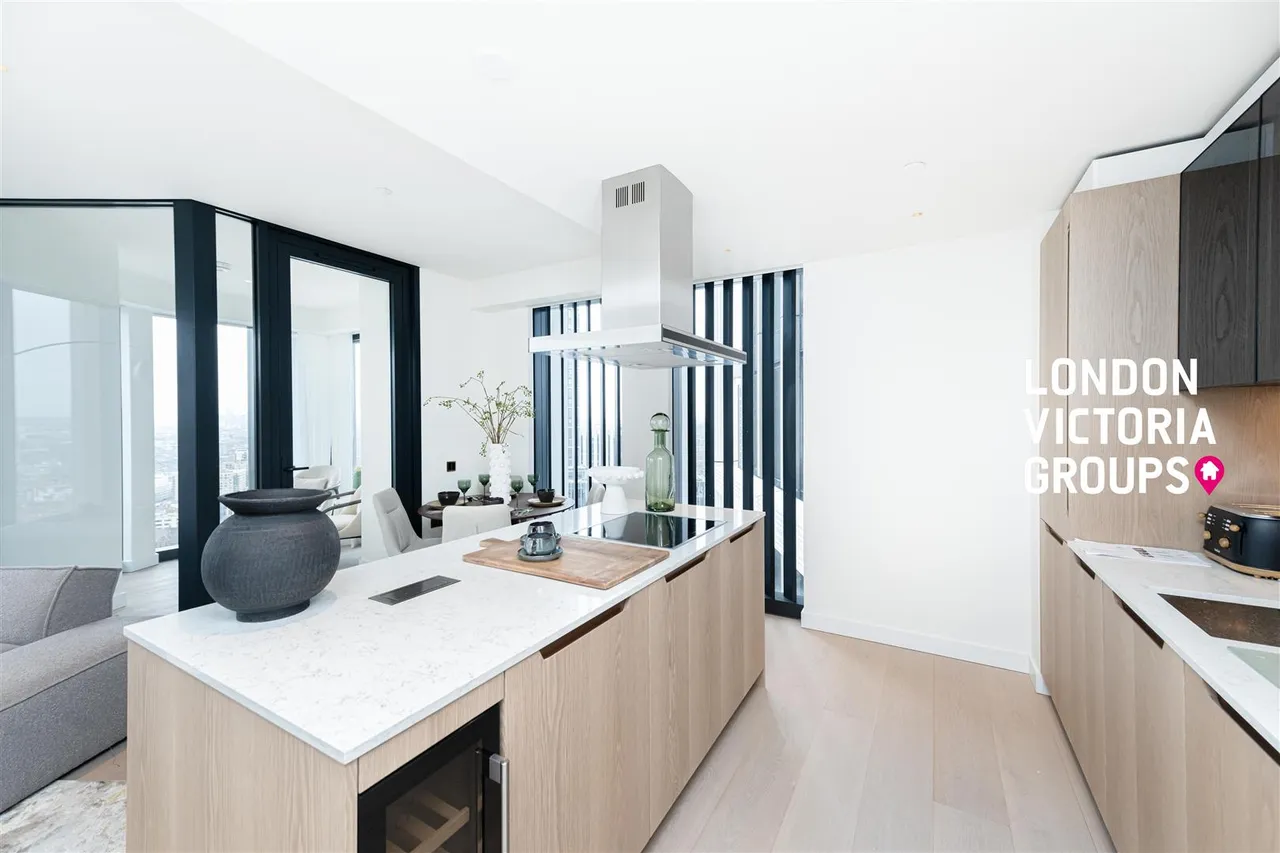 Nine Elms Lane, London, photo 7