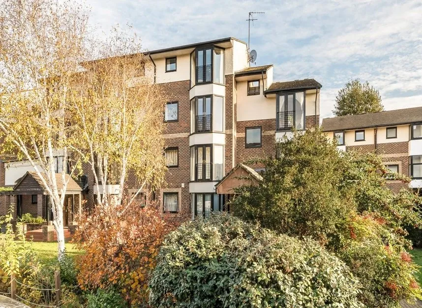 2 bed flat to rent, Barnfield Place, Canary Wharf, E14