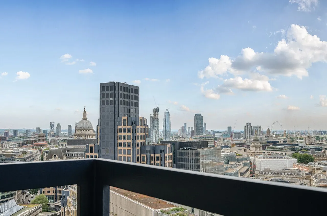 Lauderdale Tower Barbican EC2, photo 3