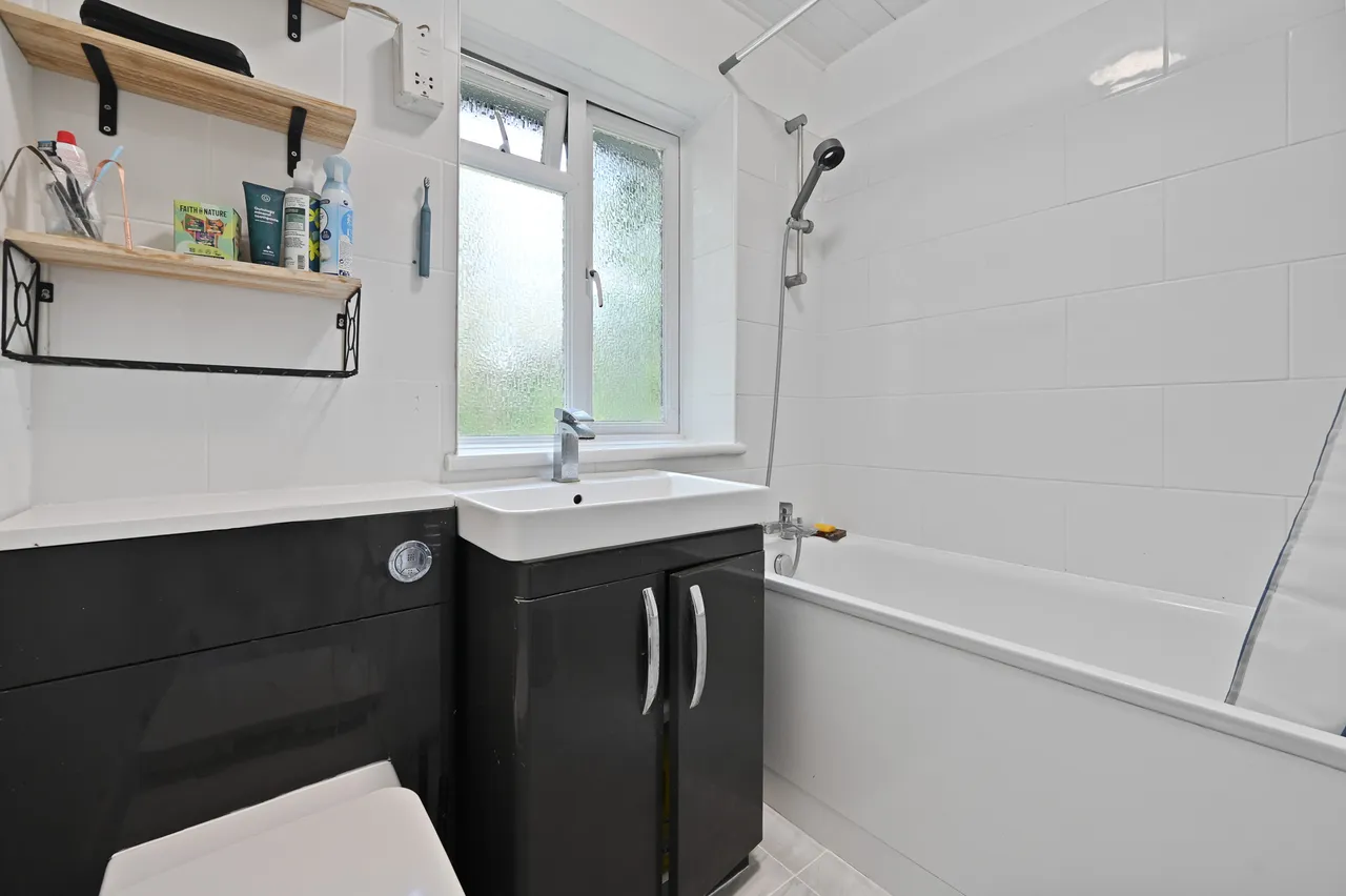 Woodridings Close, Pinner, HA5, photo 10