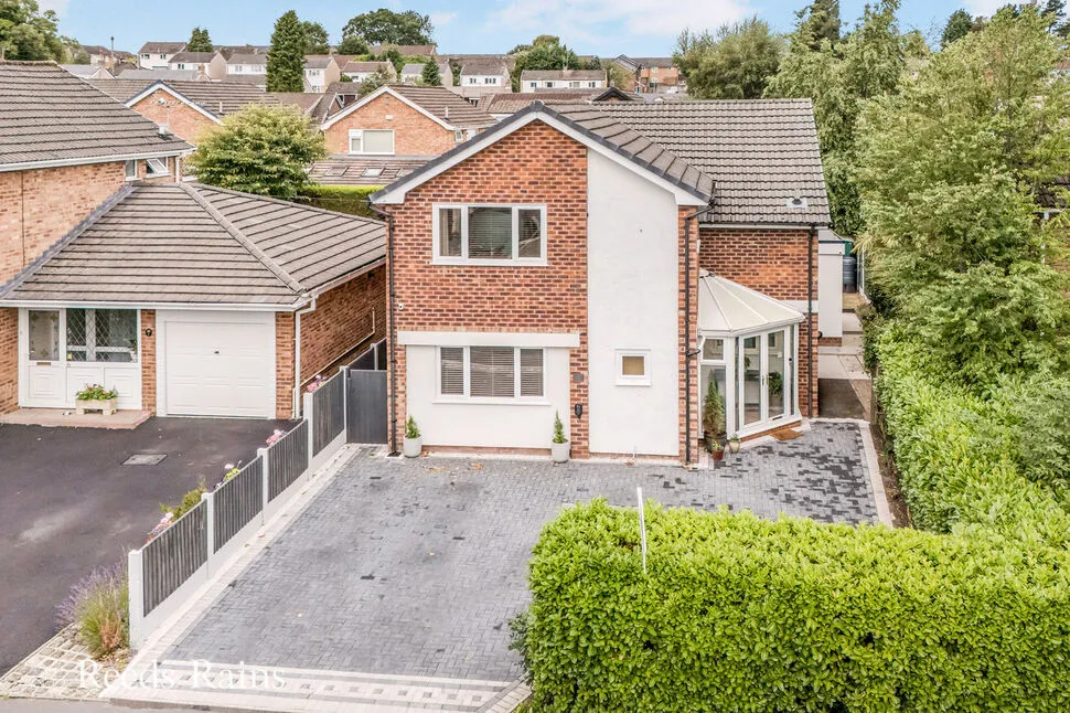 4 bed house for sale — Ullswater, Macclesfield, Cheshire, SK11