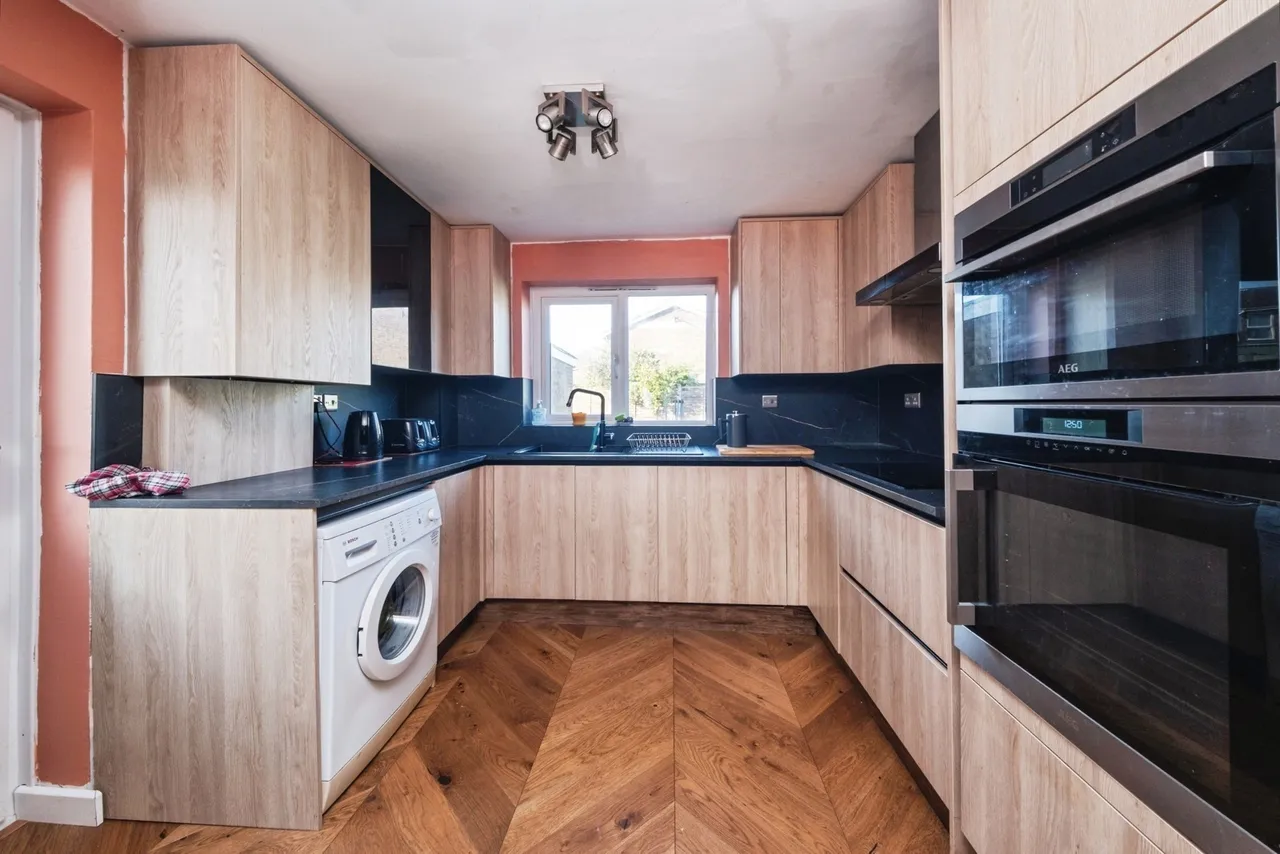 Perth Close, Bletchley, Milton Keynes, Buckinghamshire, MK3, photo 4