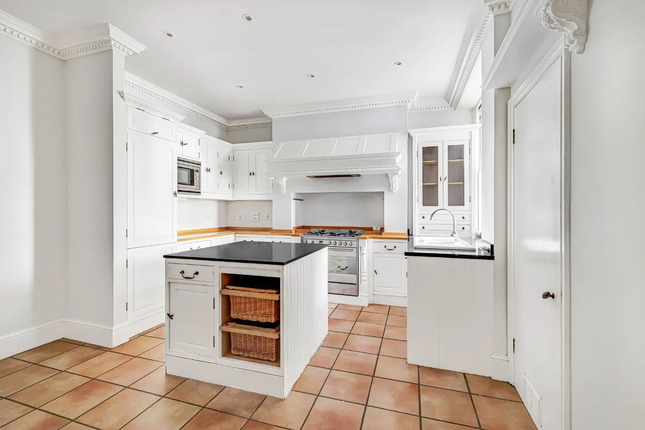 Wynnstay Gardens, Kensington, W8, photo 6