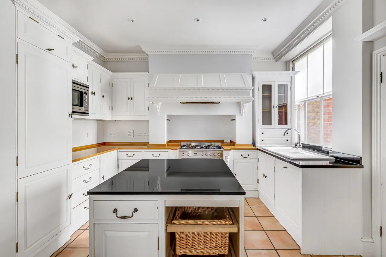 Wynnstay Gardens, Kensington, W8, photo 7