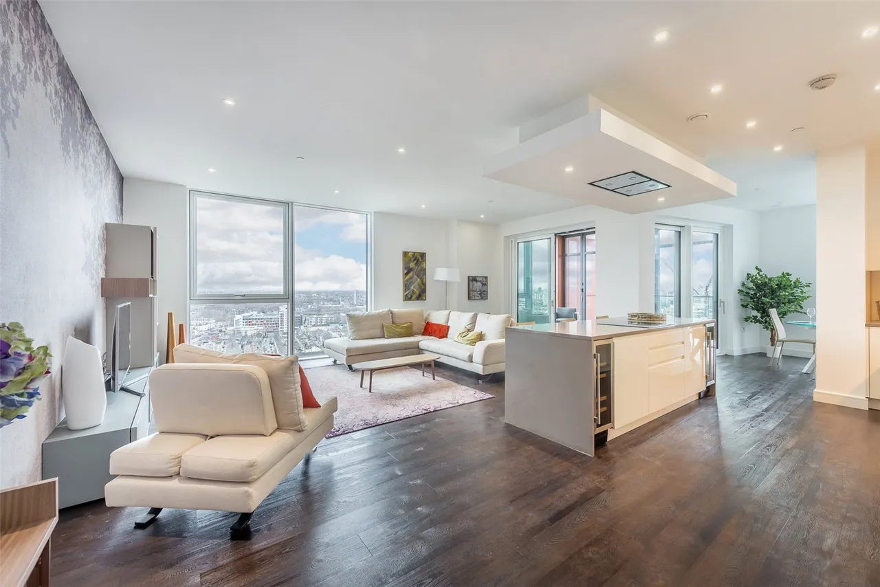 4 bed flat for sale, Hebden Place, SW8