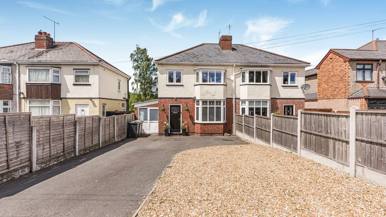 3 bed house for sale — 60 Fordbrook Lane, Pelsall, WS3 4BN