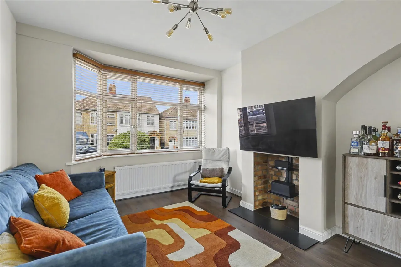 Paternoster Close, Waltham Abbey, photo 2