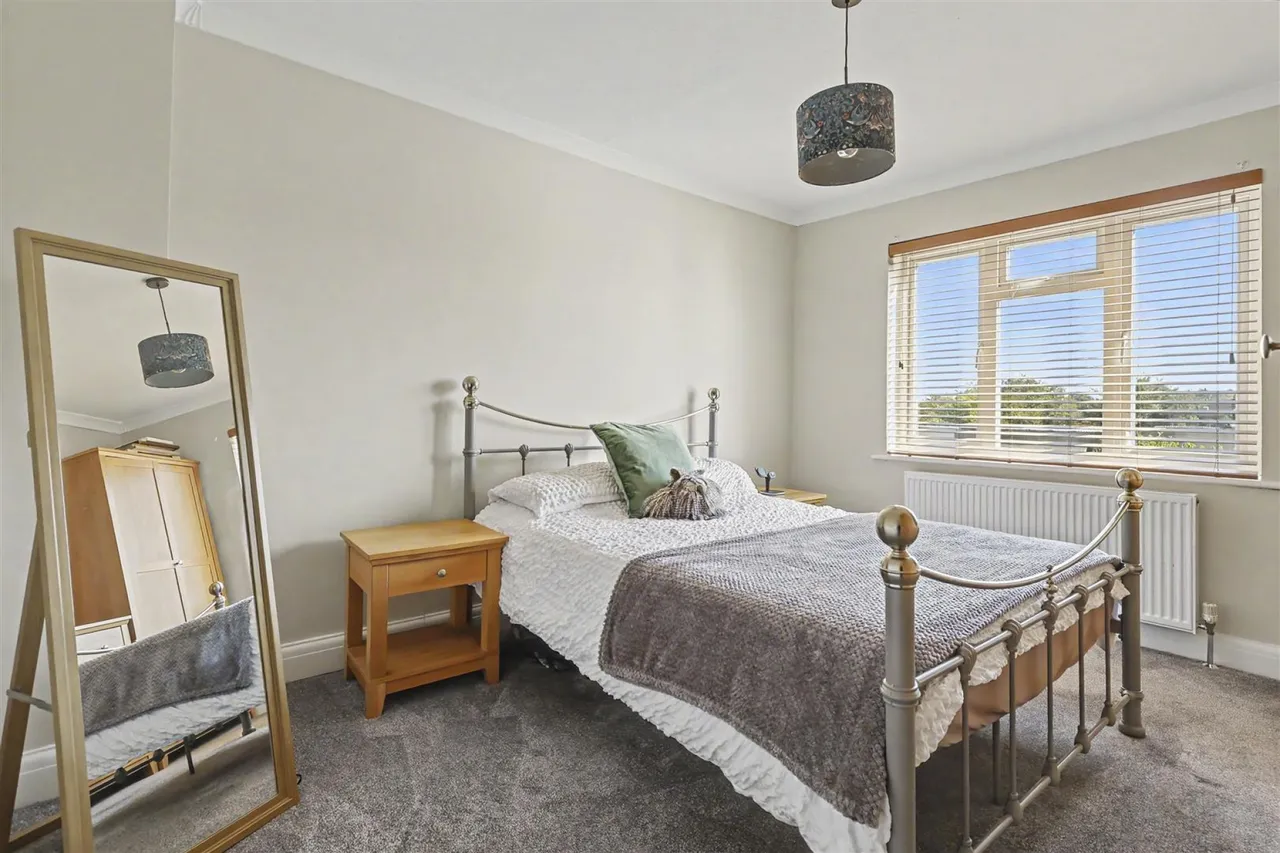 Paternoster Close, Waltham Abbey, photo 10