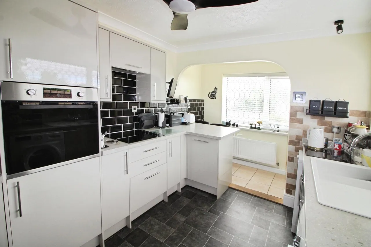Speedwell Crescent, Scunthorpe, DN15, photo 21