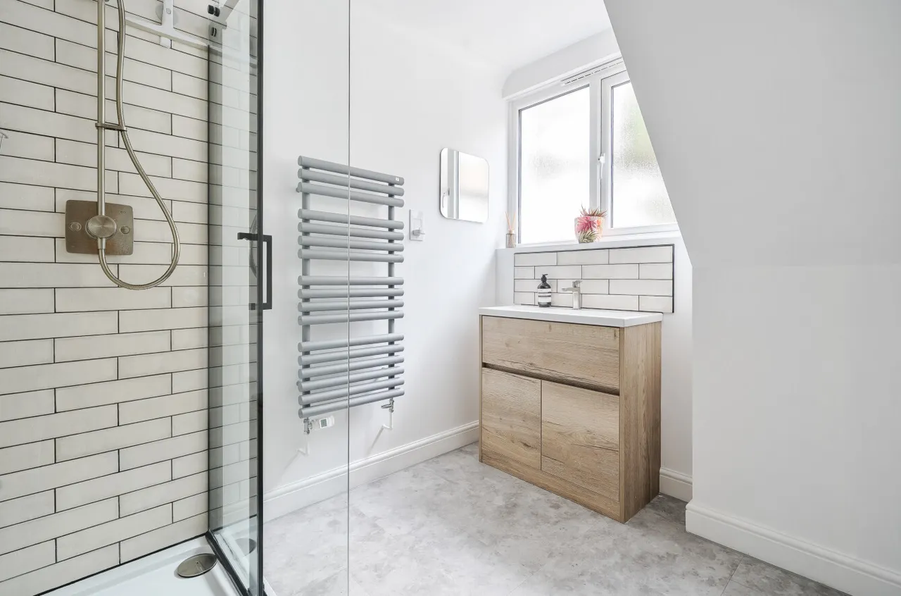 London Road, Camberley, GU15, photo 9