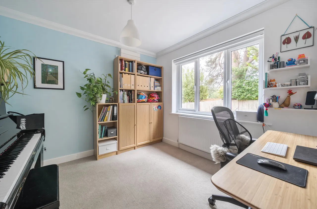 London Road, Camberley, GU15, photo 16