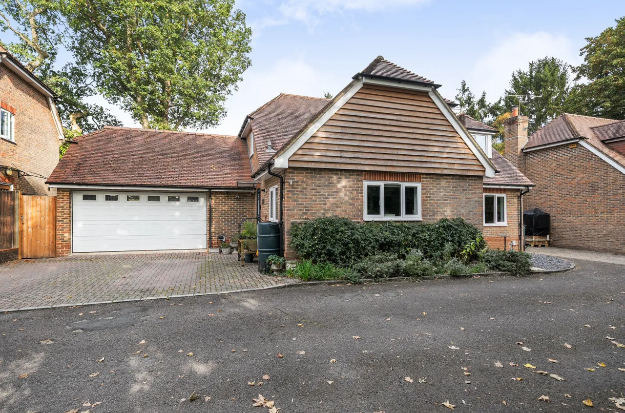 4 bed house for sale, London Road, Camberley, GU15