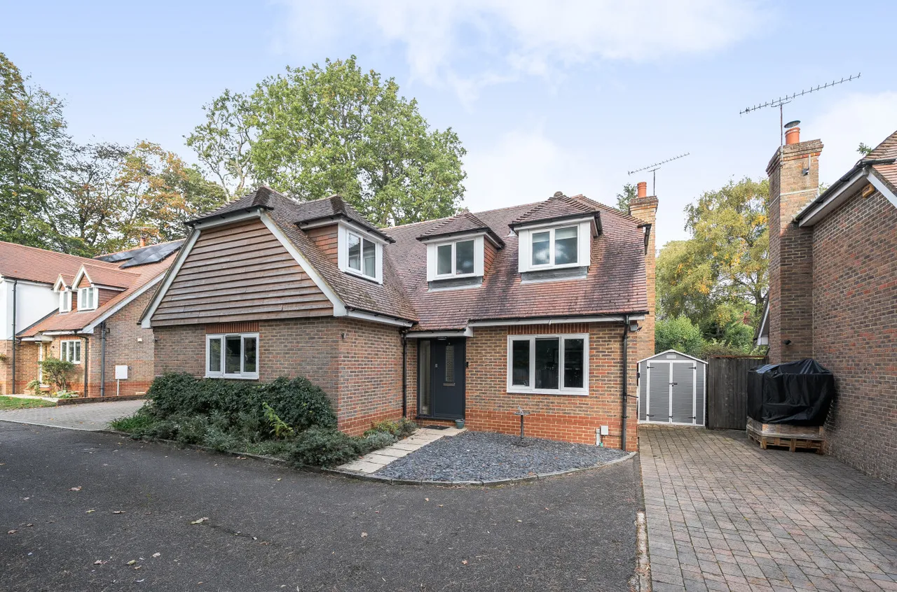 London Road, Camberley, GU15, photo 2