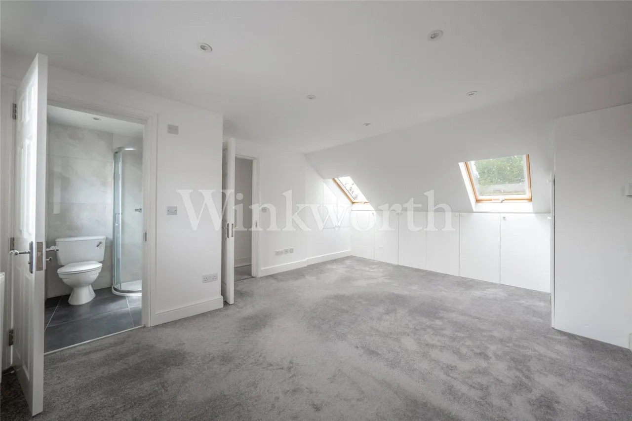 Cleveland Gardens, London, NW2, photo 6