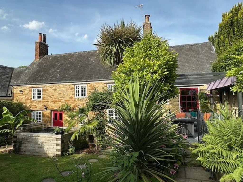 2 bed house for sale, Main Street, Middleton, LE16