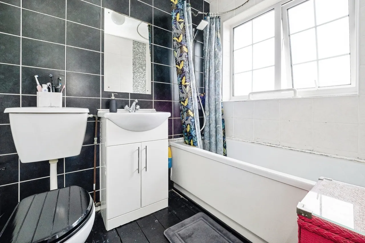 Nelson Road, Rainham, RM13, photo 16