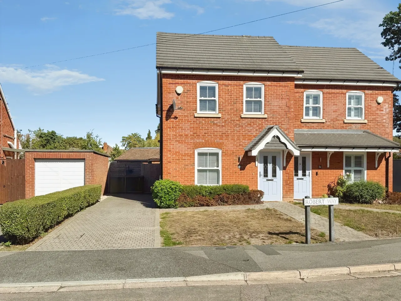 Robert Way, Mytchett, GU16, photo 17