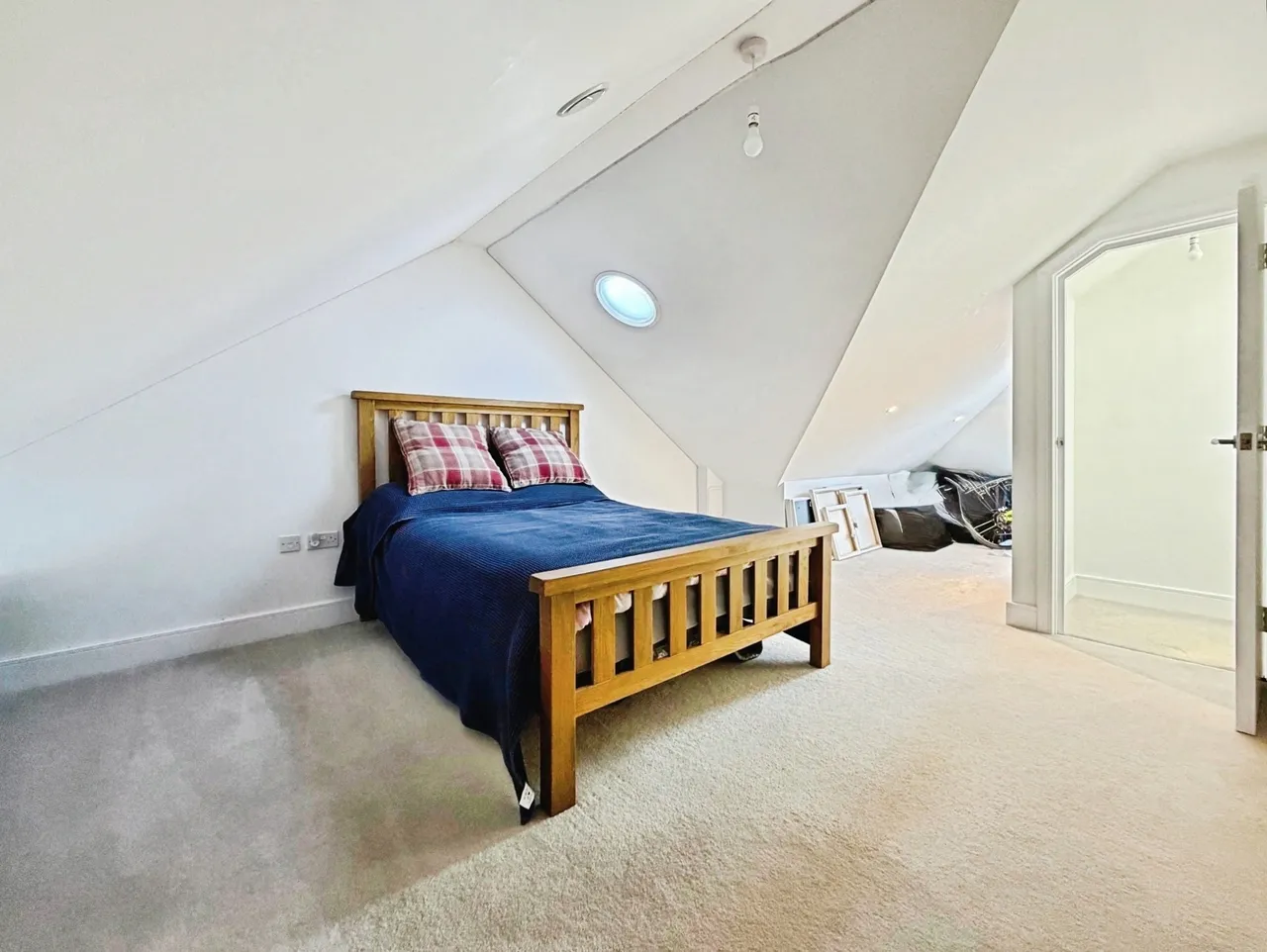 Robert Way, Mytchett, GU16, photo 6