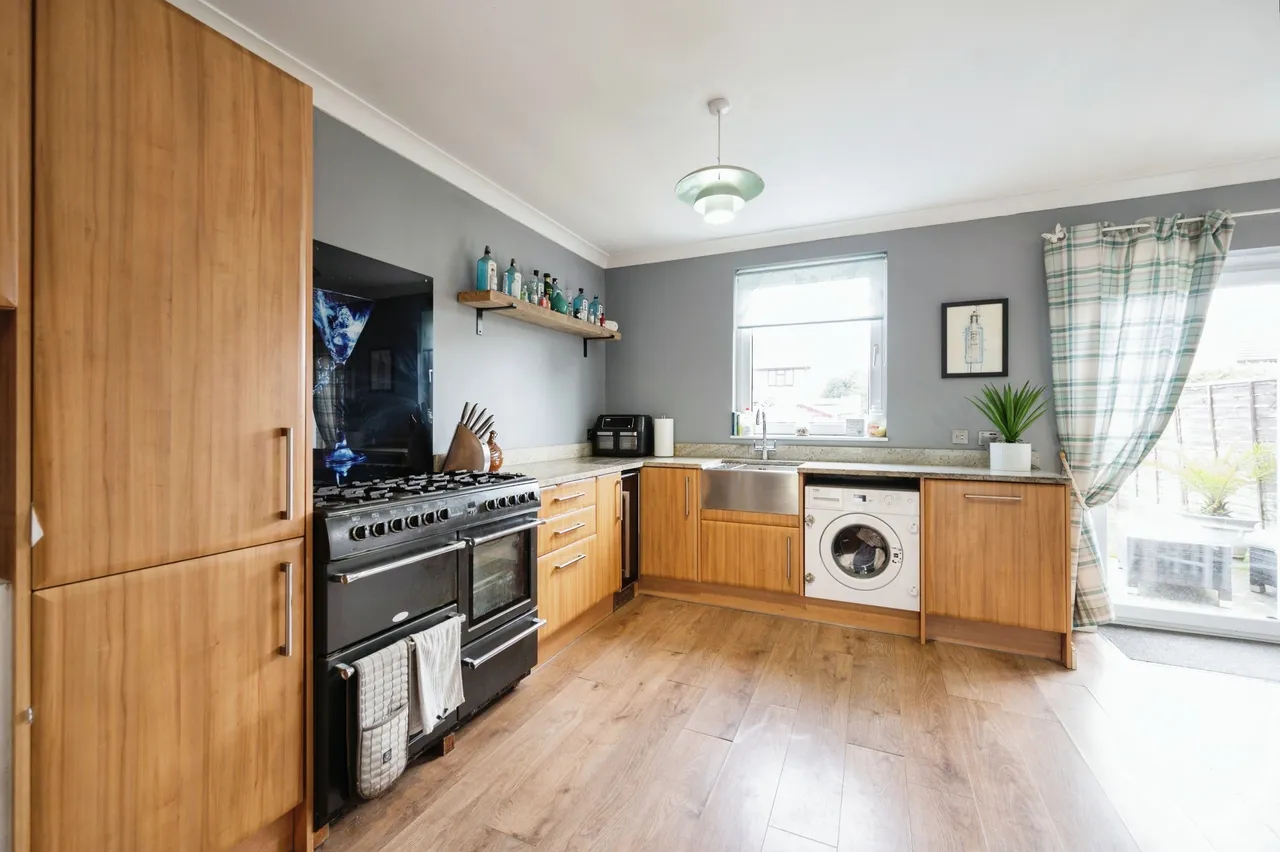 Ilex Walk, Hayling Island, PO11, photo 2