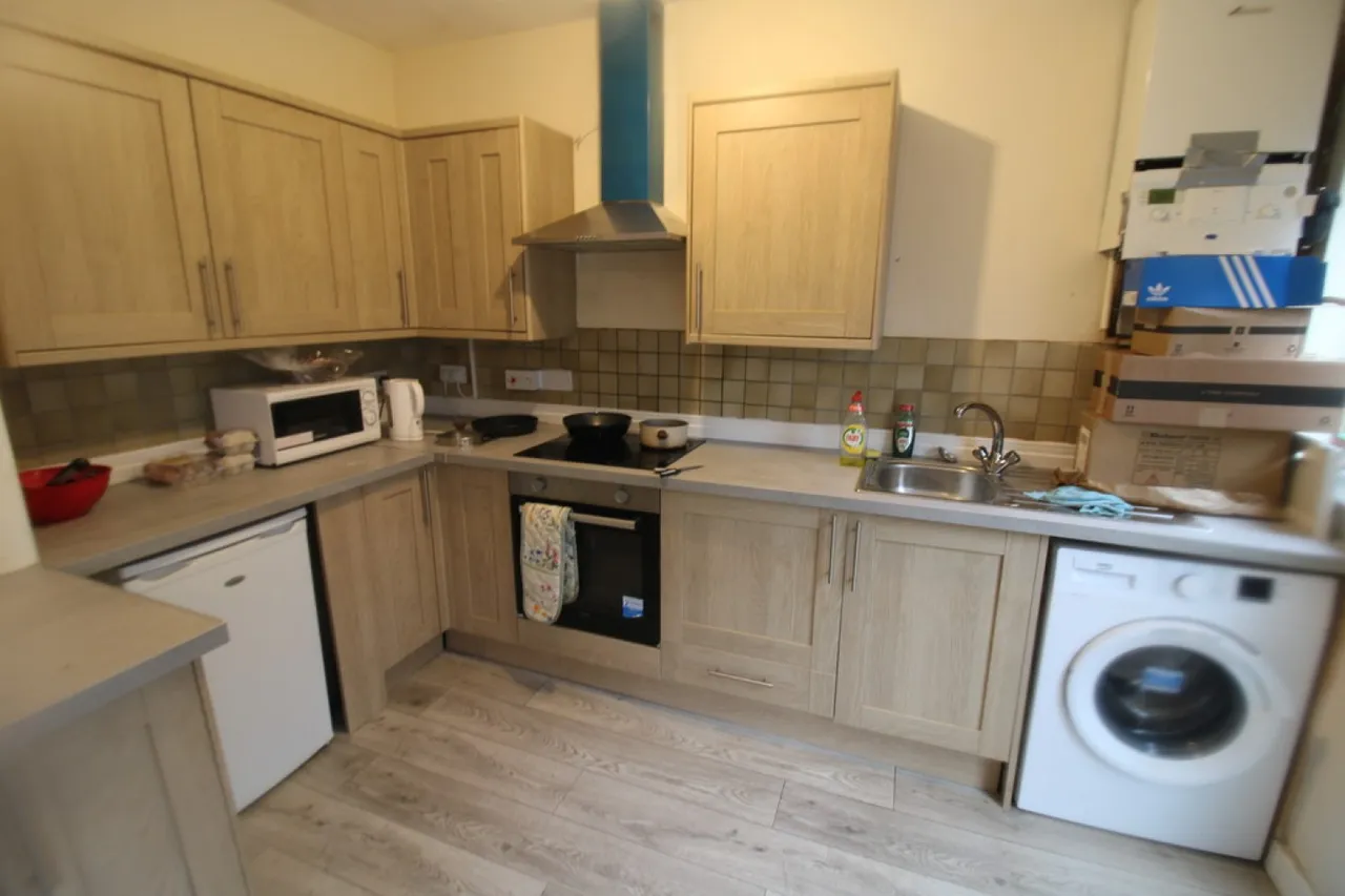 3 bed house to rent, Beeston Road, Dunkirk, NG7