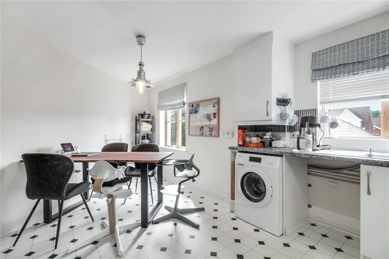 Hamilton Court, Trafalgar Square, Poringland, Norwich, NR14, photo 7