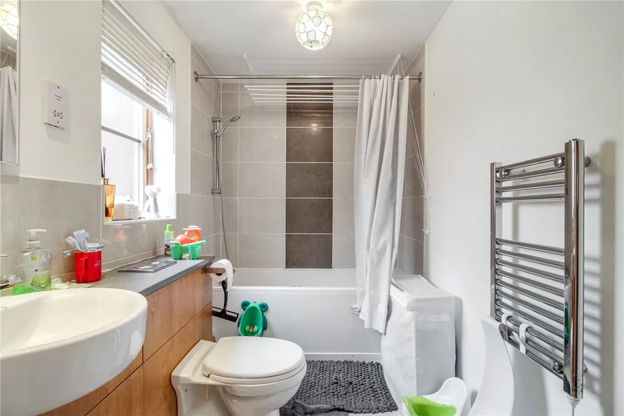 Hamilton Court, Trafalgar Square, Poringland, Norwich, NR14, photo 10