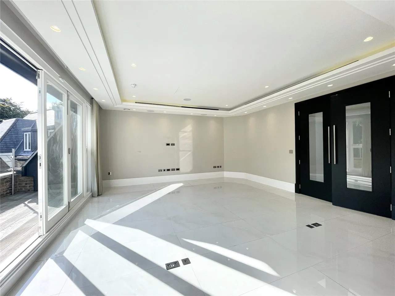 The Residence, Camlet Way, Hadley Wood, Hertfordshire, EN4 0NX, photo 5