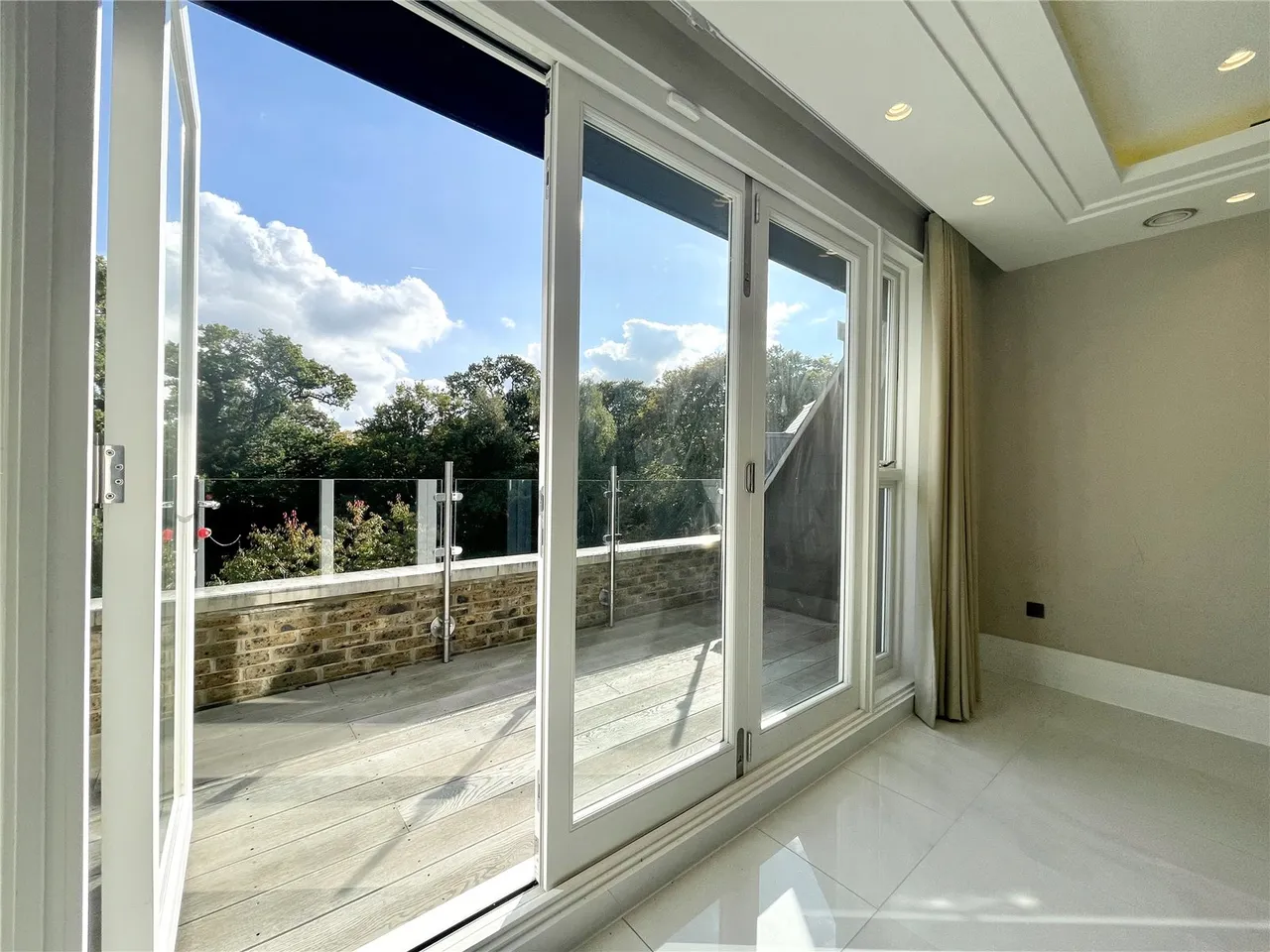 The Residence, Camlet Way, Hadley Wood, Hertfordshire, EN4 0NX, photo 6